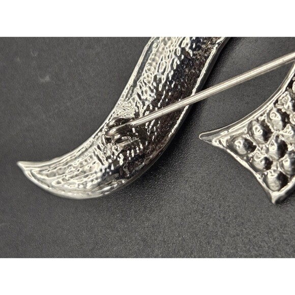 Vintage Silver Tone & Rhinestone Swirl Ribbon Brooch/Pin - Picture 6 of 8